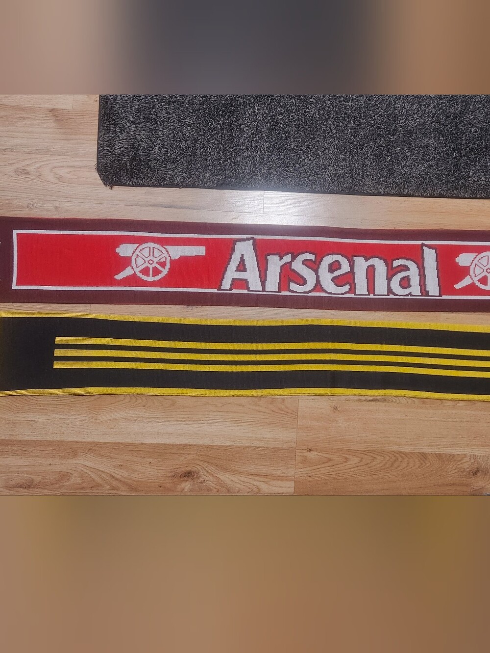 2 Arsenal Scarves Soccer Football Scarf Lot